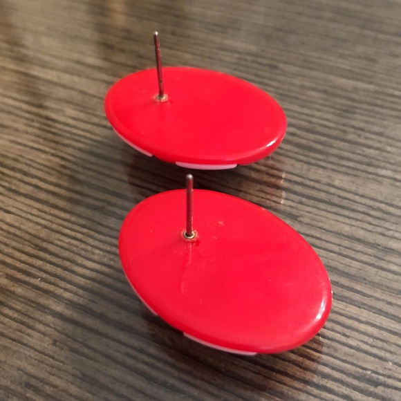 Vintage Avon Acrylic Oval Red & White Check Earrings - Picture 6 of 12